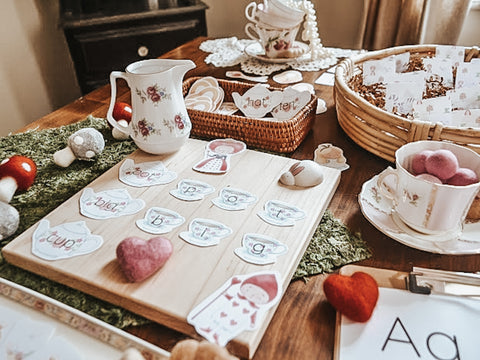 Alice in Wonderland Morning Basket